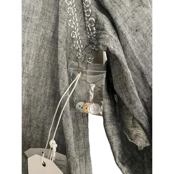 Subtle Luxury Charcoal Long Sleeve Button-Up Boyfriend Chambray Top Size M/L - Picture 6 of 8